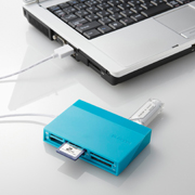カードリーダとUSBハブの両方の機能を同時に使用可能。