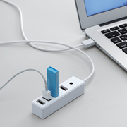 f[^ʐMp|[gAoXp[[hł̎gp\Bd100mAȉUSB@ڑ\B