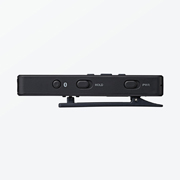 電源スイッチやスライド式の誤動作防止用HOLDスイッチを採用。