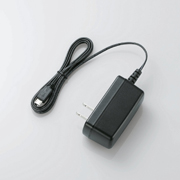 USB電源ケーブルとUSB ACアダプタが付属。