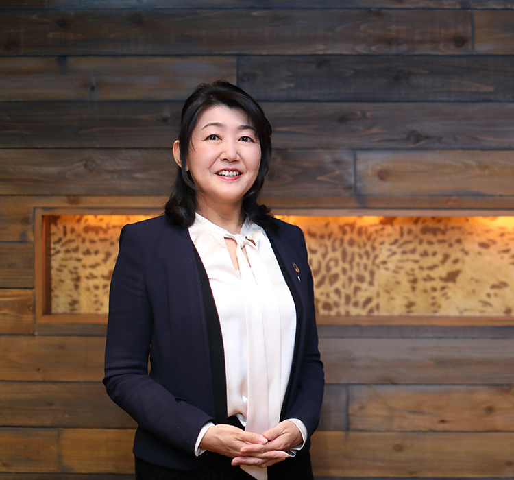 「目指すべきは“昭和のアンインストール”」白河桃子さんに聞く、今経営者が取り組むべきこと