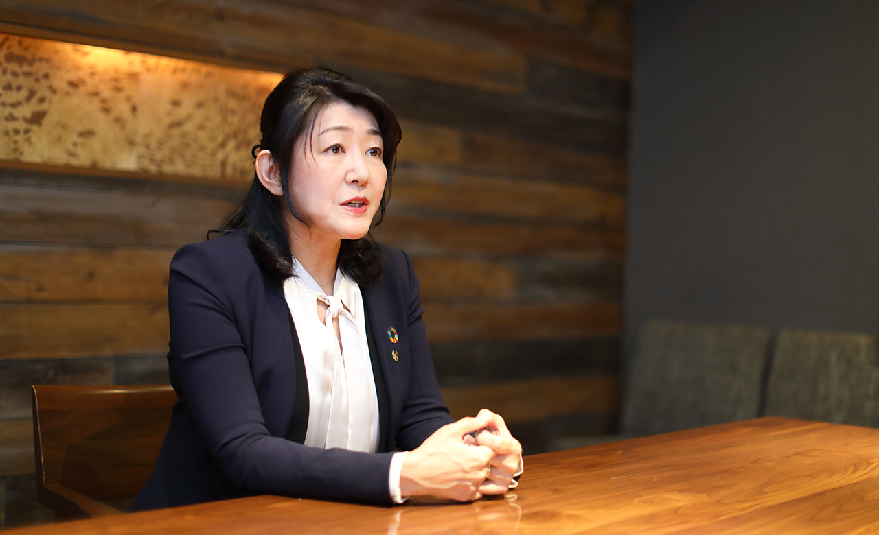 「目指すべきは“昭和のアンインストール”」白河桃子さんに聞く、今経営者が取り組むべきこと
