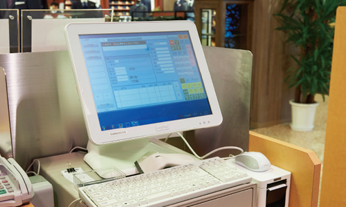 あらゆるカスタムPCのニーズに応え、店舗の業務をサポート
