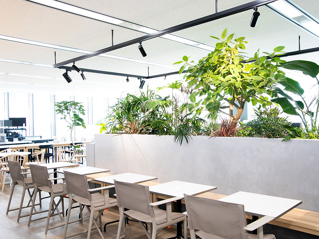 まるでカフェ！？エレコム大阪本社はフリーアドレスを採用！ | Better being Stories - ELECOM｜エレコム株式会社