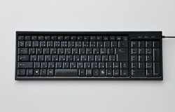 ノートPCと同じ「パンタグラフ方式」を採用。写真:フルキーボード“TK-FCP025BK〈ブラック〉”