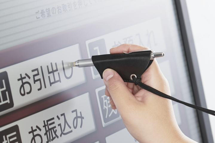 タッチパネルやボタンを直接触らずに操作可能
