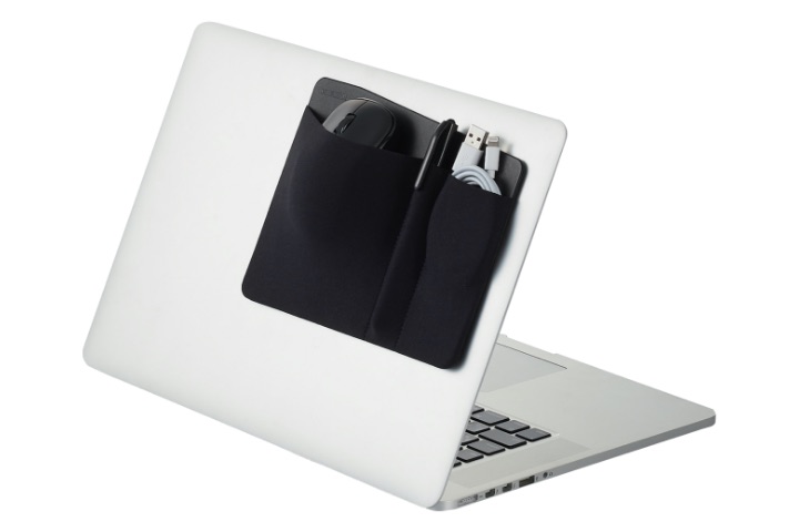 ノートPCに貼り付けてマウスやポータブルハードディスク、USBメモリ、USBケーブルなどの小型の周辺機器を収納できるノートPCポケットです