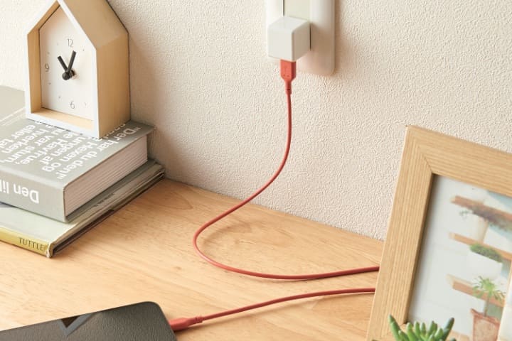 家庭用コンセントから充電可能
