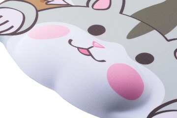 固すぎない操作面