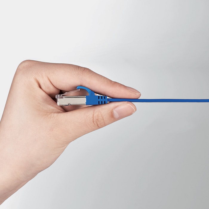 薄さ約2.3mmのフラットタイプ