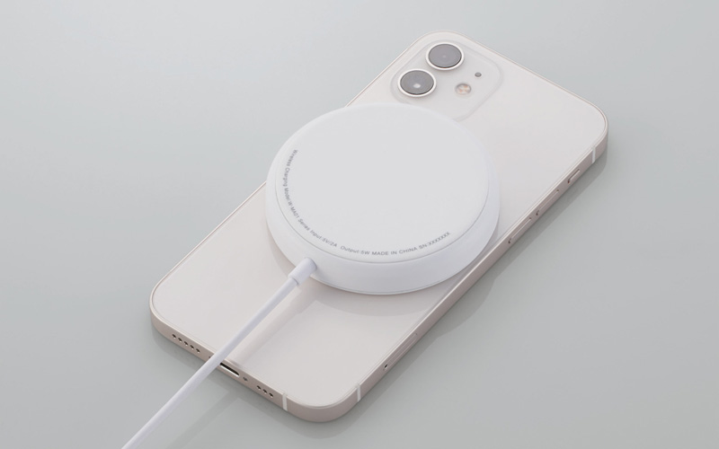 iPhoneの背面カメラと干渉しない