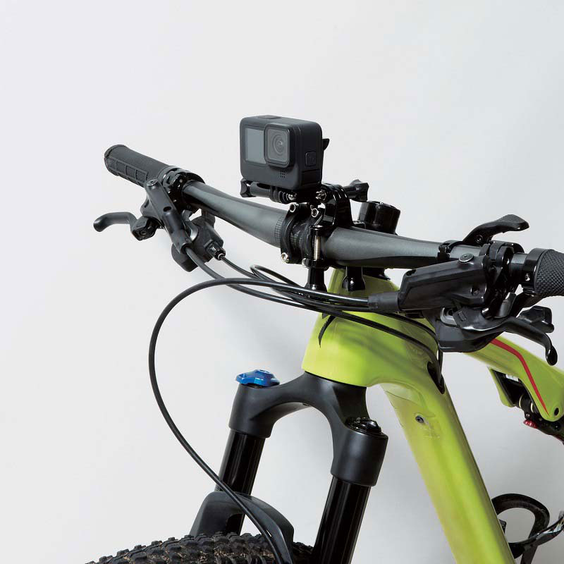 自転車のハンドルなどの円形パイプに固定可能