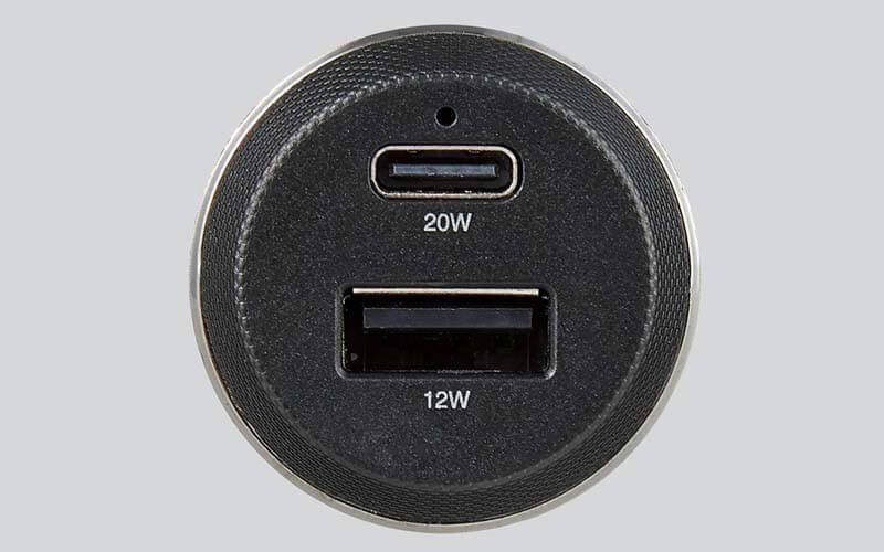 USB Type-Cポートは、USB Power Delivery(最大20W)対応、USB-Aポートは最大12W