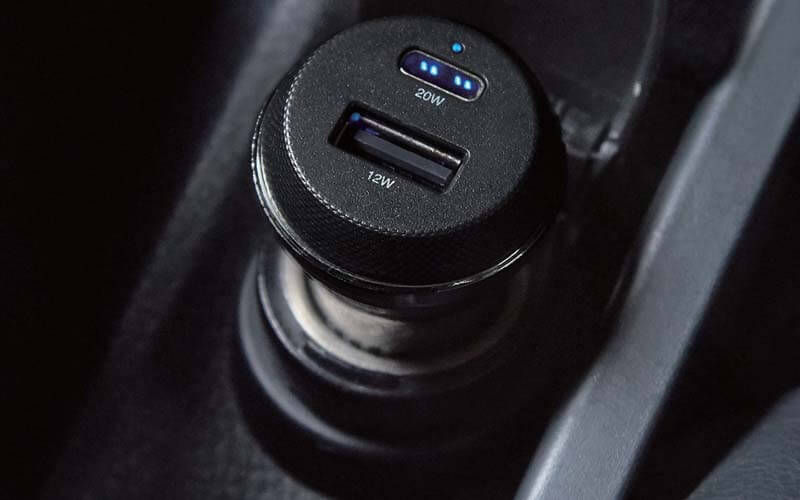 USB-Aポートは最適な出力で充電できる「おまかせ充電」に対応