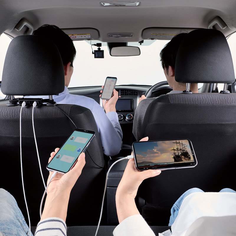充電イメージ：3ポートのタップ部を使って、後部座席でも気軽に充電可能