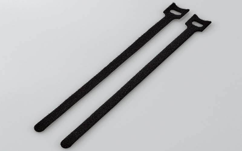 ヘッドレスト固定用ベルト2本が付属