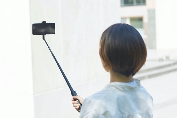 自撮り棒としても使用できる2Wayタイプ