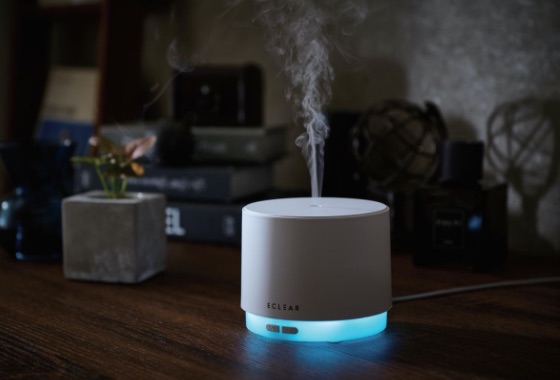 7色に変化するLEDライト付き