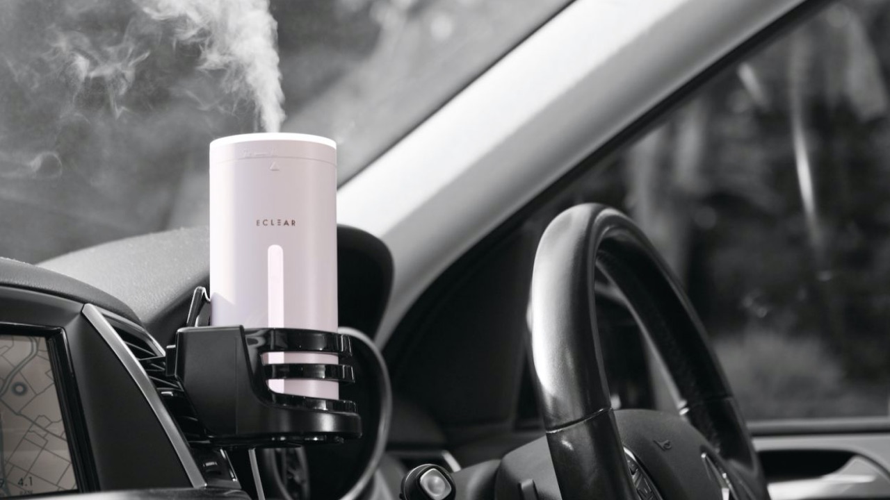 デスクやベッドサイド、車内の加湿に使えるコンパクトサイズのUSBパーソナル加湿器・アロマディフューザー エクリア ミスト