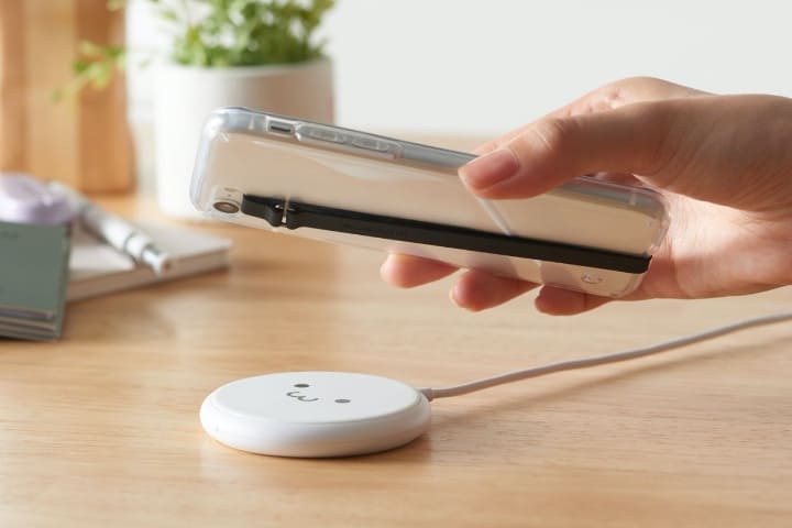 ケースにつけたままワイヤレス充電可能