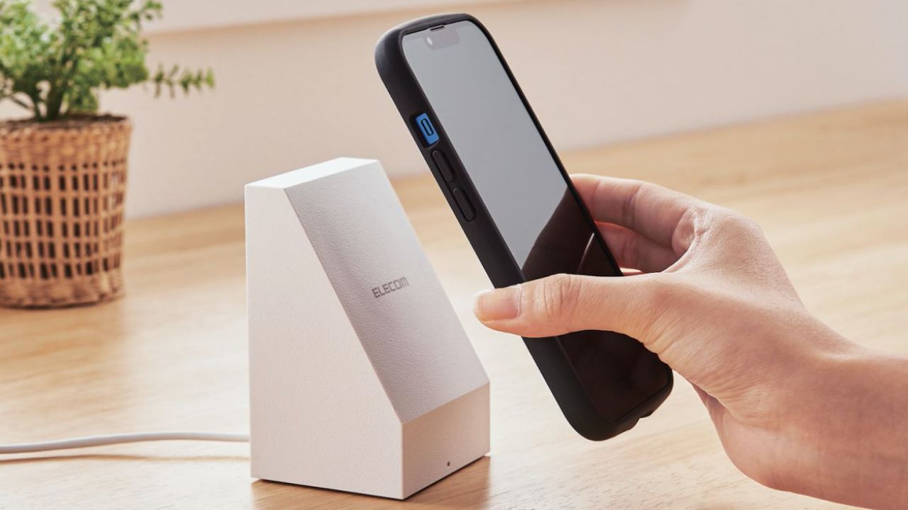 効率よく充電できるマグネット付き