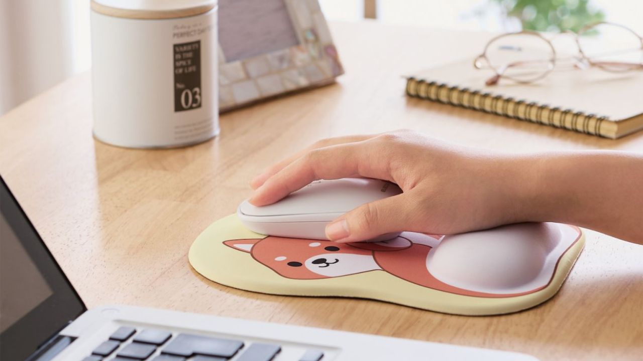 心地良い感触で厚みのあるウレタンゲルを採用し、快適にマウス操作ができるアニマルマウスパッド