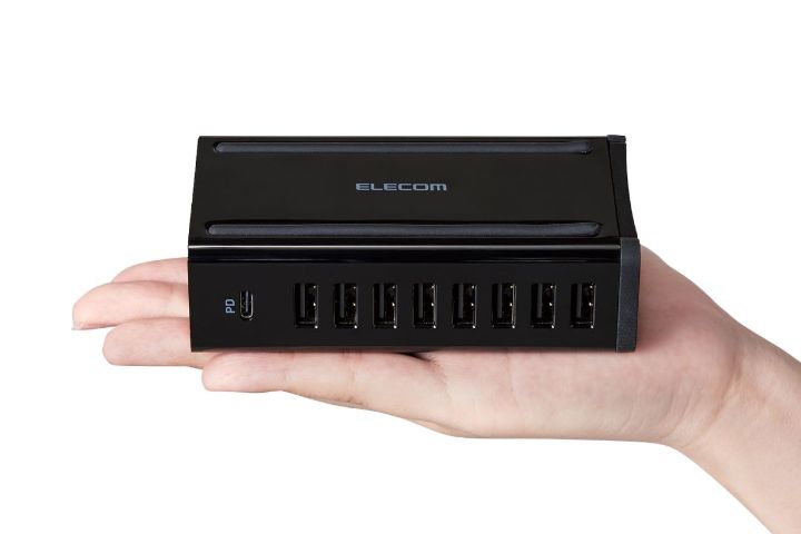 USB-Aポートは、1ポート最大出力12W(5V/2.4A)、8ポート合計最大出力40Wの高出力タイプです。接続された機器を自動検知し、最適電流で充電できるおまかせ充電に対応しています。