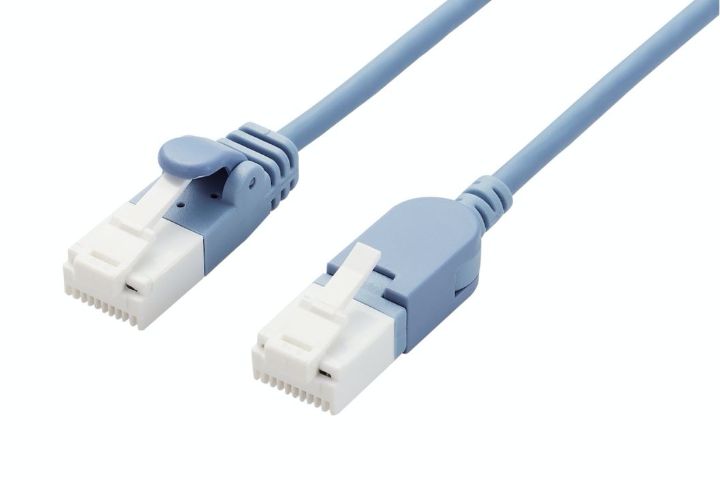 隣接するポートに干渉することがないスリムコネクターを採用しています。