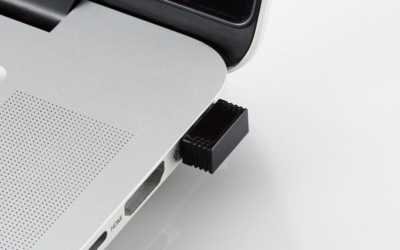 挿したままでも邪魔にならないコンパクトサイズのレシーバー
