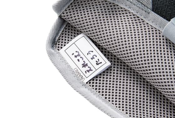 所有者の識別に便利なネームタグを、気室内に装備しています。