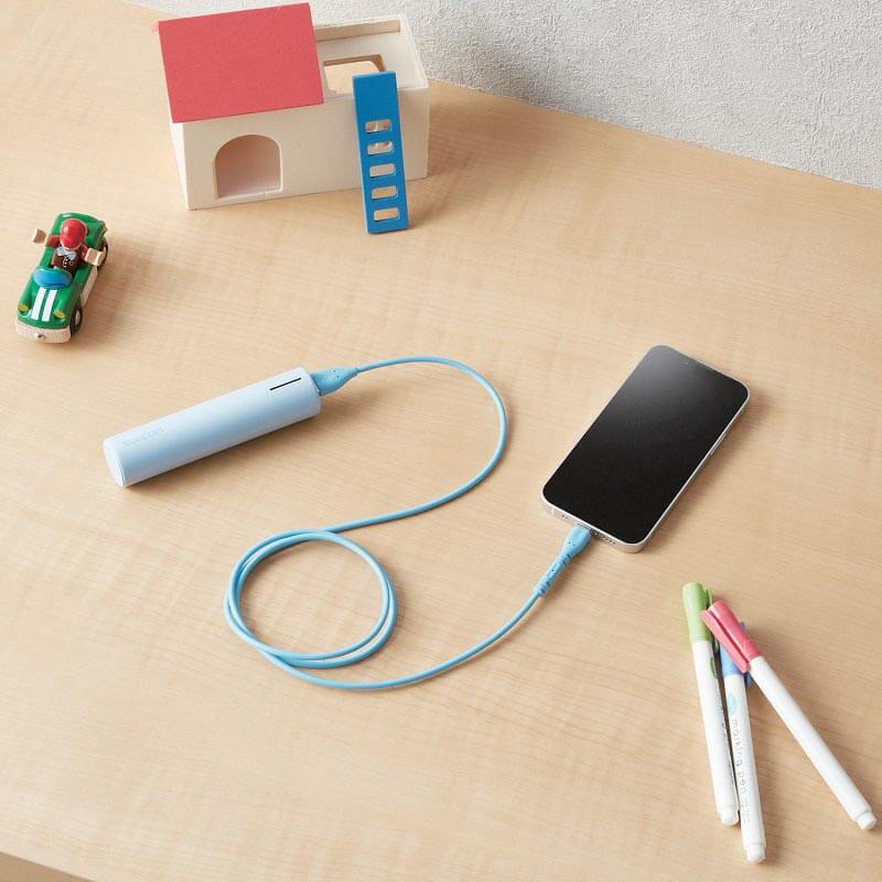 モバイルバッテリーやAC充電器からスマホへの充電にも使用可能
