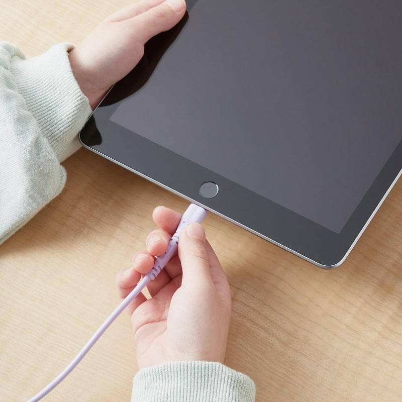 ケーブルグリップ部分が長いので、お子さまでも抜き差しがしやすい