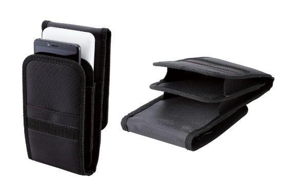P-04CC2BKとP-05CC2BKは、スマートフォンだけでなく、モバイルバッテリーやモバイルルーターなど、2台を同時に収納できる2気室タイプです。