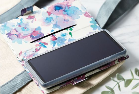 シリコンバンパー単体でも、使用中のマルチカバーと合わせても使用可能です。