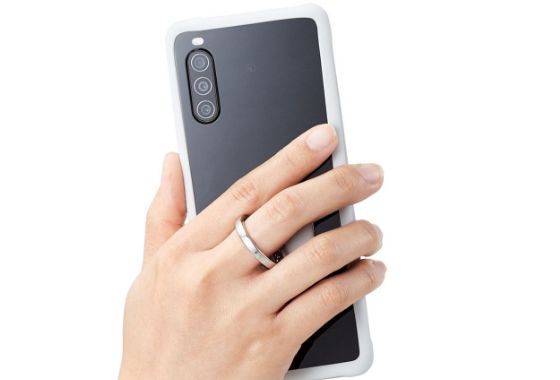 スマホリングは、持ち方に合わせてリングが回転し、持ちやすい角度に調整可能です。