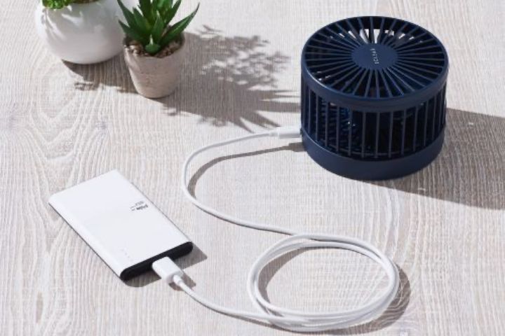 USB接続タイプで、パソコンやUSBハブに挿すだけですぐに使用可能です。