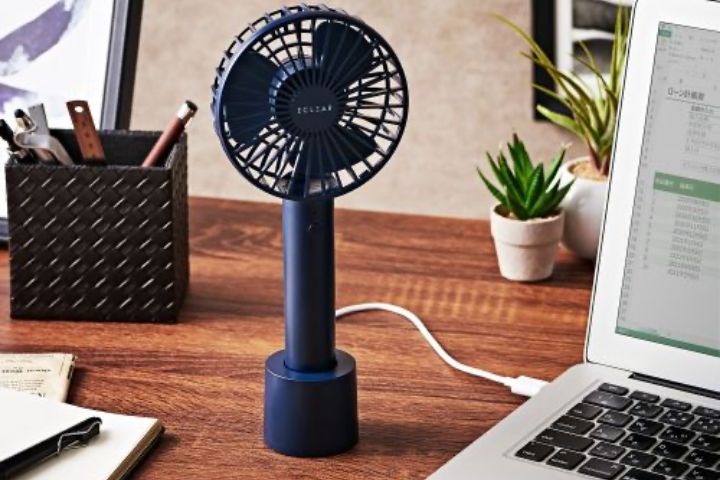 USB扇風機“エクリア フローフロー”シリーズの大風量充電式2Wayハンディファンです。
