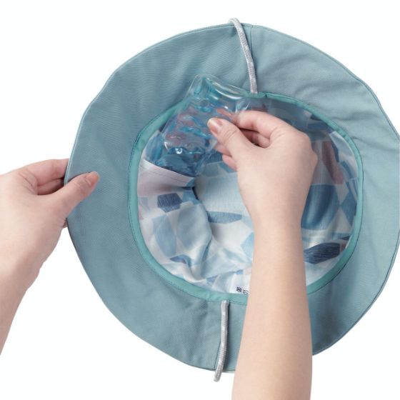 専用ポケットに付属のアイスジェルを入れてお使いいただけます