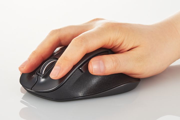 「握りやすさ」を実現した5ボタンマウス