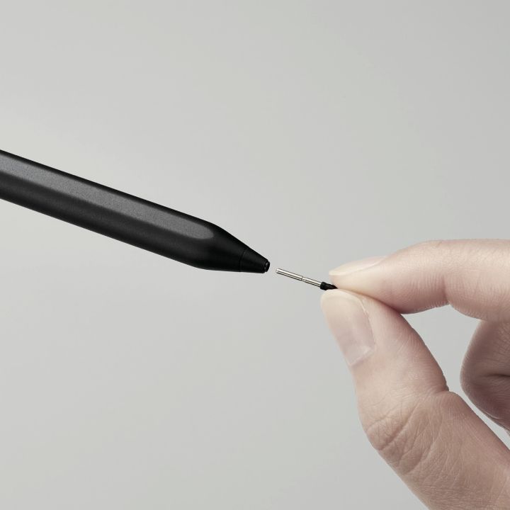 ペン先が劣化した際には、別売のペン先(P-TIPACST02)と交換でき、快適な操作感を維持できます