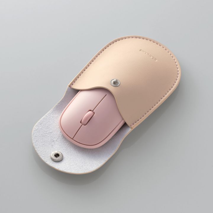 本革のようなやわらかい質感の収納ポーチ付き