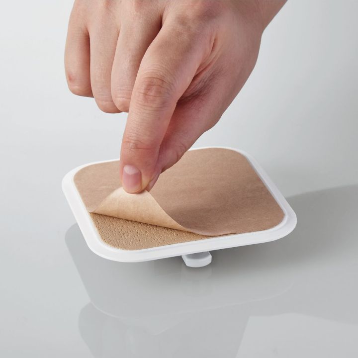 冷蔵庫や食器棚などの大型家具の転倒を防ぐ、耐震ゴムベルト汎用タイプ