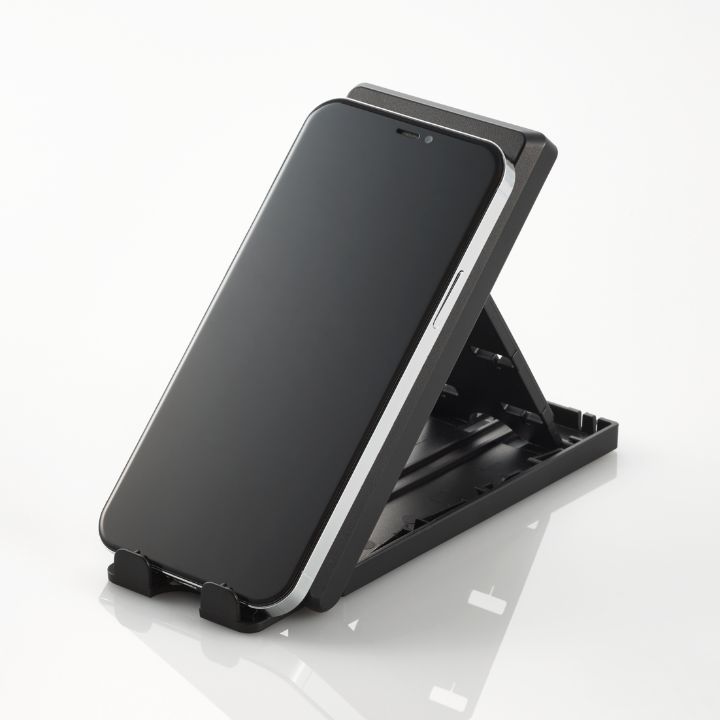 スマホ用スタンドは、高さを4段階、角度を4段階に調整可能なので、お好みの位置に合わせることができます