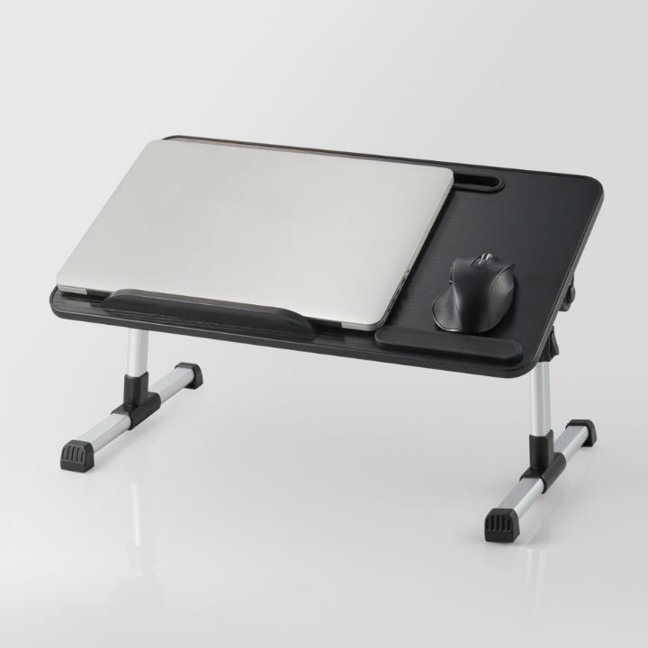 タブレットやスマートフォンが差し込めるスリットが付いており、置きながらの作業が可能