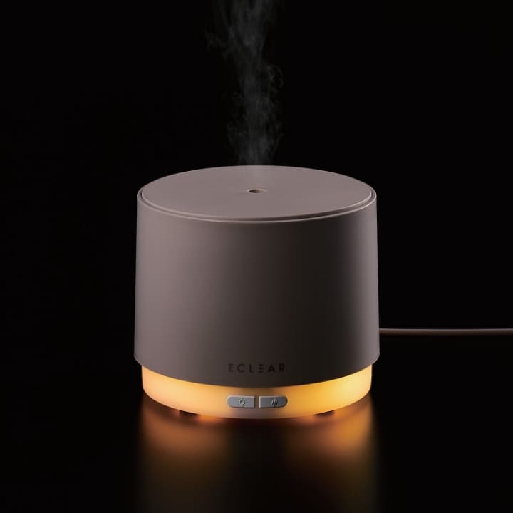 キャンドルのようなゆらめきを演出するLEDライト付き