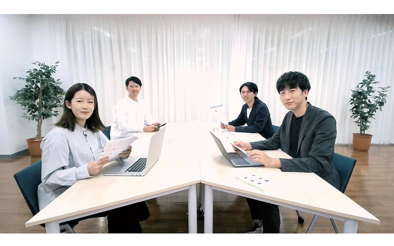 対角画角90°の広角レンズを採用
