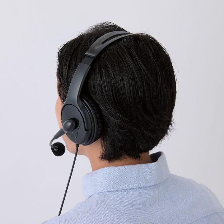 安定した装着感のオーバーヘッドタイプ