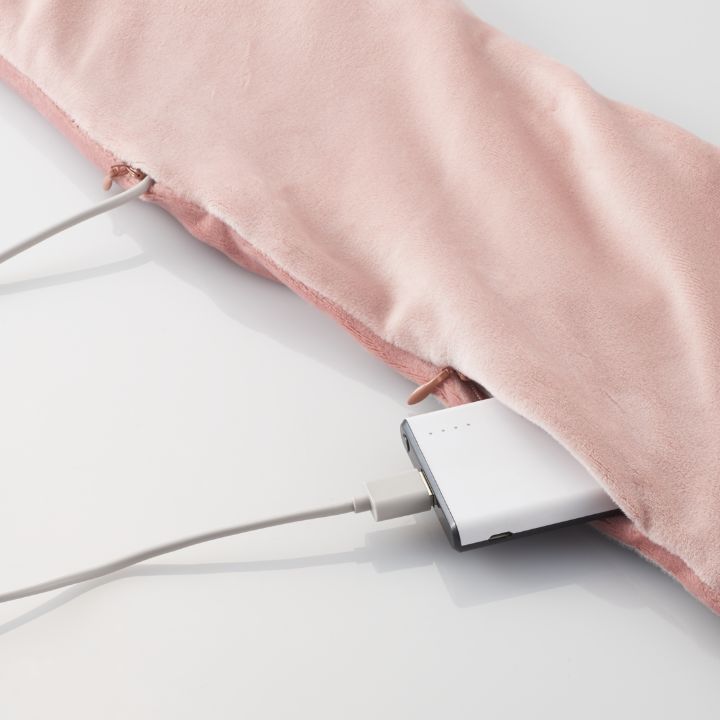 モバイルバッテリーが入る内ポケットを装備