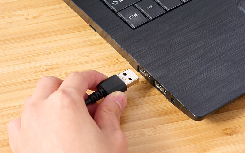 ヘッドホンジャックを使わないUSB-A端子接続