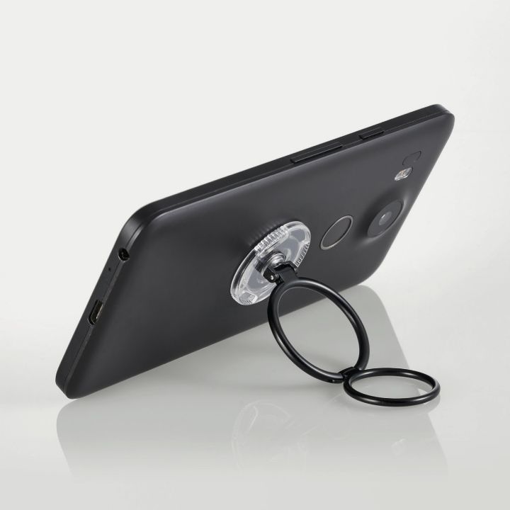 二重になっているリングを展開することでスタンドとしても使用可能